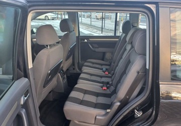 Volkswagen Touran I 1.6 102KM 2009 Volkswagen Touran 1,6 MPI 102kM Klimatronik,Tempomat,7 miejsc 1.6 Benzyna, zdjęcie 19