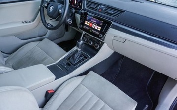 Skoda Superb III Kombi Facelifting 2.0 TSI 190KM 2022 Skoda Superb 2.0TSI 190KM DSG Style Grzane fotele kierownica El klapa GWAR, zdjęcie 16
