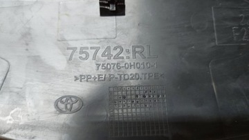 LIŠTA DVEŘE LEVÝ ZADNÍ TOYOTA AYGO X 20-