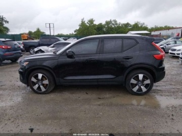 Volvo XC40 Crossover 2.0 T5 247KM 2020 Volvo XC 40 T5 Momentum 2020 2.0 Benzyna 248KM, zdjęcie 1
