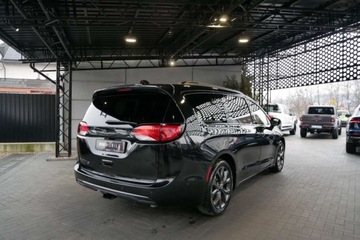 Chrysler Pacifica II 3.6 V6 291KM 2018 Chrysler Pacifica 3.6L V6 Pentastar 291KM StowN Go,S,Kam.360,Radar,Panoram, zdjęcie 2