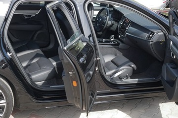 Volvo V90 II Plug-In Facelifting 2.0 T6 Plug-In Hybrid 350KM 2023 Volvo V90 T6 350ps Plus Bright Harman ACC pamięć Hak Komforty Winter Pro 19, zdjęcie 9