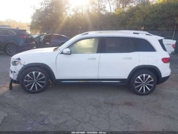 Mercedes GLB 2023 Mercedes-Benz GLB 2023 Mercedes-Benz GLB 250 4MATIC SUV 2.0 Benzyna 221KM, zdjęcie 3