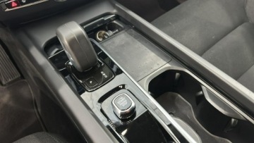 Volvo XC60 II 2021 Volvo XC 60 B4 D AWD Momentum Pro hak, zdjęcie 17