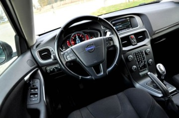 Volvo V40 II Hatchback 1.6 D2 115KM 2012 Volvo V40 1,6 HDi 115Km Ledy Digital Navi City, zdjęcie 6