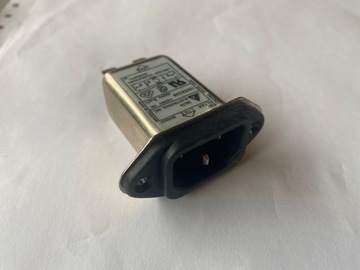 Противопомеховый фильтр EMI 250В 10А с розеткой