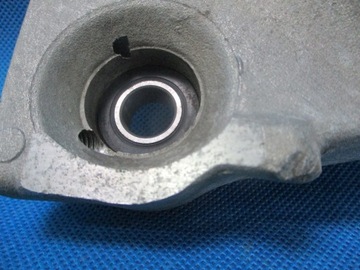 ПОЛКА ПЕРЕДНЯЯ НИЖНЯЯ РЫЧАГ PIAGGIO MP3 400