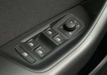 Volkswagen Passat B8 Limousine Facelifting 2.0 TSI 190KM 2021 Volkswagen Passat Business Pakiety, ACC, Ladowarka indukcyjna, GPS, ergoC, zdjęcie 17