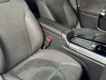 Mercedes GLB SUV 1.3 180 136KM 2025 MERCEDES-BENZ GLB 180 AMG Line Suv 1.3 (136KM) 2025, zdjęcie 5