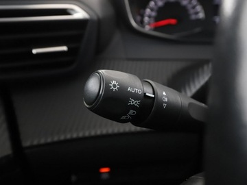 Peugeot 2008 II SUV 1.2 PureTech 100KM 2020 Peugeot 2008 klima auto full LED czujniki, zdjęcie 31