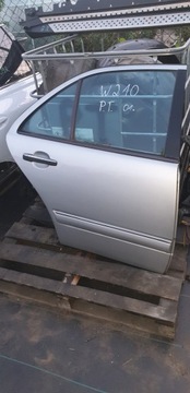 DVEŘE PRAVÝ ZADNÍ PRAVÉ MERCEDES E W210 SEDAN OE