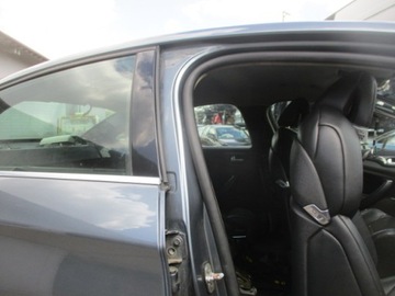 CITROEN C5 III SEDAN SLOUPEK PRAVÝ CENTRÁLNÍ