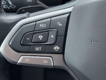 Volkswagen T-Roc I SUV Facelifting 2.0 TSI 190KM 2022 Volkswagen T-Roc 2.0 TSI 190 KM 4Motion FV23 Kamera cofania 2.0 Benzyna, zdjęcie 18