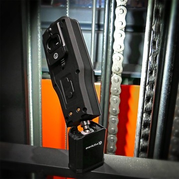 Перезаряжаемый фонарик EverActive WL-600R USB-C для мастерских с док-станцией
