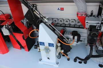 Кромкооблицовочный станок, предварительное фрезерование, обрезка углов, 2 скребка, полировальная машина LOGICA 7