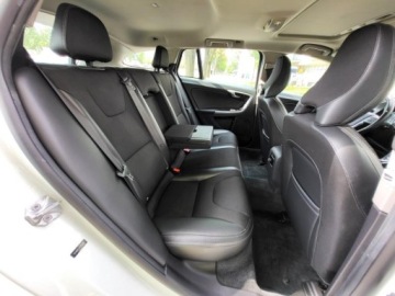 Volvo V60 I Kombi Facelifting 2.0 T5 DRIVE-E 245KM 2017 VOLVO V60 T5 2.0l benzyna 245KM*Dokumentacja * Zadbany * 141, 074km, zdjęcie 29