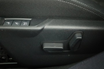 Peugeot 2008 II SUV Facelifting 1.2 PureTech 130KM 2024 Peugeot 2008 1.2 PureTech, Salon Polska, zdjęcie 20