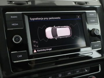 Volkswagen Golf VII Hatchback 3d Facelifting 1.0 TSI 85KM 2019 Volkswagen Golf klimatyzacja czujniki parkowania, zdjęcie 23