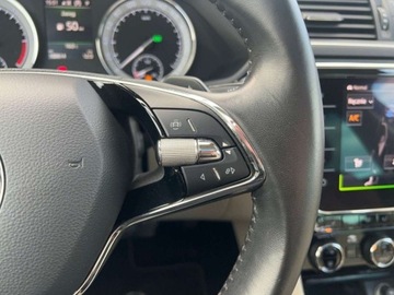 Skoda Superb III Kombi Facelifting 2.0 TDI SCR 150KM 2021 Skoda Superb 2.0TDI 150KM Style DSG SerwisASO Panorama Matrix Navi Hak FV23, zdjęcie 21