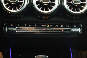 Mercedes GLB SUV 2.0 220d 190KM 2021 Mercedes GLB GLB 220 d 4MATIC, Salon Polska, zdjęcie 12