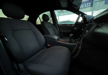 Mercedes Klasa C W203 Sedan W203 1.8 129KM 2004 Mercedes-Benz Klasa C Mercedes-Benz C180 2.0b ZADBANY FELGI 19 TOMASON, zdjęcie 6