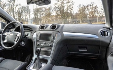 Ford Mondeo IV Kombi 2.0 Duratorq TDCi DPF 140KM 2011 Ford Mondeo 2,0TDCI Automat Skory Lift Bezwypadkowy 2.0 Diesel 140KM, zdjęcie 9