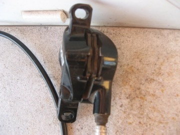 Передний правый велосипедный дисковый тормоз Avid.