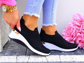 Черные женские эластичные кроссовки Adidas