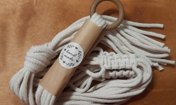 Подставка для цветов, подвешенная на веревке. Макраме. МОДЕЛЬ 2