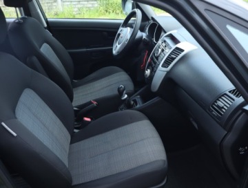 Kia Venga Mikrovan 1.4 DOHC CVVT 90KM 2011 Kia Venga 1.4 CVVT, Klima, Podgrzewane siedzienia, zdjęcie 8