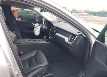 Volvo XC60 II Crossover T6 320KM 2018 Volvo XC 60 2018r., T6 Momentum, 2L, od ubezpieczalni 2.0 Benzyna 320KM, zdjęcie 9