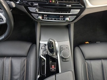 BMW Seria 5 G30-G31 Limuzyna Facelifting 3.0 540i 333KM 2023 BMW 540 540i xDrive mHEV M Sport, zdjęcie 26
