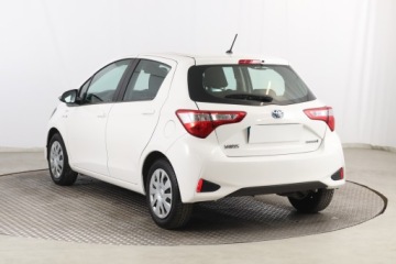 Toyota Yaris III Hatchback 5d Facelifting 2017 1.5 Hybrid 100KM 2020 Toyota Yaris 1.5 Hybrid, Salon Polska, zdjęcie 3