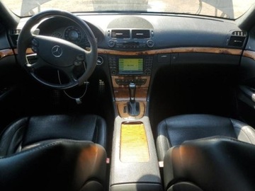 Mercedes Klasa E W211 2008 Mercedes-Benz Klasa E 63 Amg 2008 6.2 Benzyna 507KM, zdjęcie 8