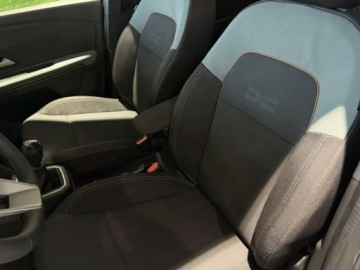 Dacia Jogger 2026 Od ręki - Extreme 7os. 1.2 Eco-G LPG 120KM / Pakiet Zimowy, zdjęcie 3