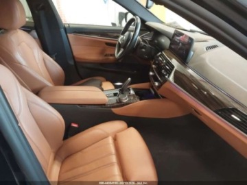 BMW Seria 5 G30-G31 2021 BMW Seria 5 540i xDrive 2021 3.0 Benzyna 335KM, zdjęcie 11