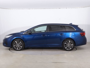 Toyota Avensis III Wagon Facelifting 2015 2.0 D-4D 143KM 2015 Toyota Avensis 2.0 D-4D, Salon Polska, Serwis ASO, zdjęcie 2