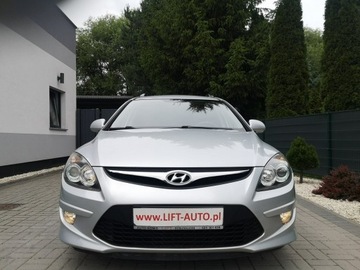 Hyundai i30 I CW Facelifting 1.6 CRDi 90KM 2010 Hyundai i30 1.6CRDI 90KM Klimatronic Kam, zdjęcie 1