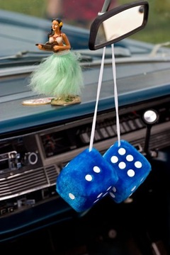 ПЛЮШЕВЫЙ КУЛОН КУБ, БРЕЛОК ДЛЯ АВТОМОБИЛЬНЫХ КУБОВ