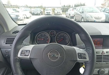 Opel Astra H Hatchback 5d 1.7 CDTI ECOTEC 100KM 2004 Opel Astra Opel Astra 1.7 CDTI Cosmo 1.7 Diesel 100KM, zdjęcie 8