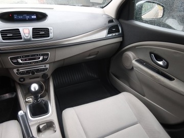 Renault Megane III Hatchback 1.9 dCi 130KM 2009 Renault Megane 1.9 dCi, Klima, Klimatronic, zdjęcie 7