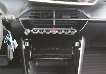 Peugeot 2008 II SUV Facelifting 1.2 PureTech 130KM 2024 Peugeot 2008 Allure Opcje EAT8 2024 Od RiA 1.2 Benzyna 130KM, zdjęcie 20