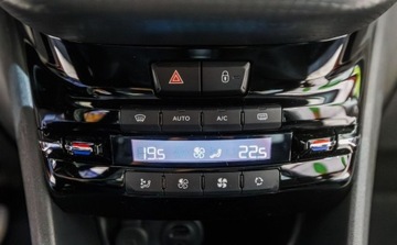 Peugeot 2008 I SUV Facelifting 1.2 PureTech 110KM 2016 Peugeot 2008 1.2 Pure Tech Active SS 1.2 Benzyna 110KM, zdjęcie 37