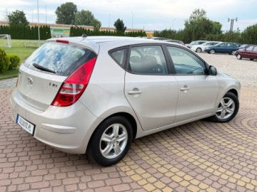 Hyundai i30 I CW Facelifting 1.4 DOHC 109KM 2011 Hyundai i30 1.4109KMKlima-auto 5d HB 128tys.km 1.4 Benzyna, zdjęcie 10