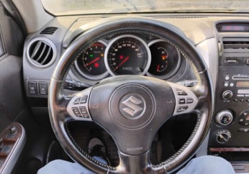 Suzuki Grand Vitara II SUV 1.9 DDiS 129KM 2007 Suzuki Grand Vitara 112007r, 1.9 DIESEL. 4x4. Przetarty prawy bok. Jezdzi., zdjęcie 10