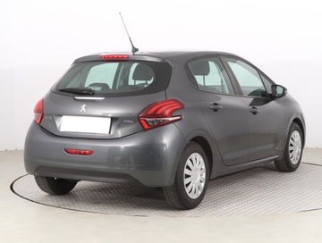 Peugeot 208 I Hatchback 5d Facelifting 1.2 PureTech 82KM 2016 Peugeot 208 1.2 PureTech, Salon Polska, zdjęcie 4