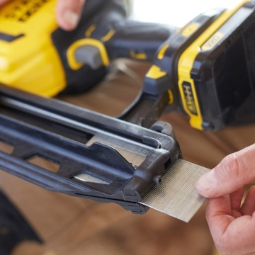 Гвоздезабиватель 16GA 18 В 2x2 Ач V20 Stanley SFMCN616D2