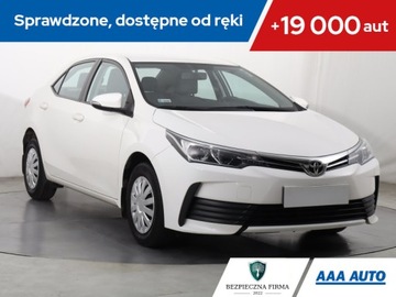 Toyota Corolla XI Sedan Facelifting 1,33 Dual VVT-i 99KM 2017 Toyota Corolla 1.3 Dual VVT-i, Salon Polska