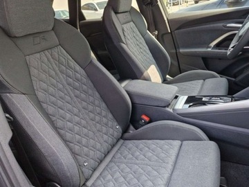 Audi 2025 AUDI Q5 TFSI quattro Sportback S line Suv 2.0 (204KM) 2025, zdjęcie 3