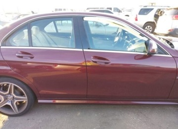 Mercedes Klasa C W204 2009 Mercedes-Benz Klasa C 2009, 6.3L, 63 AMG, od ubezpieczalni 6.3 Benzyna, zdjęcie 2